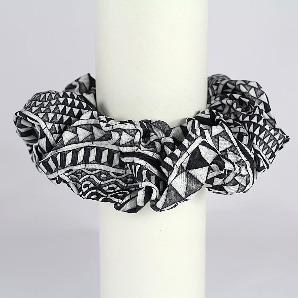 Blakc Tarsia Marmorea Silk Scrunch